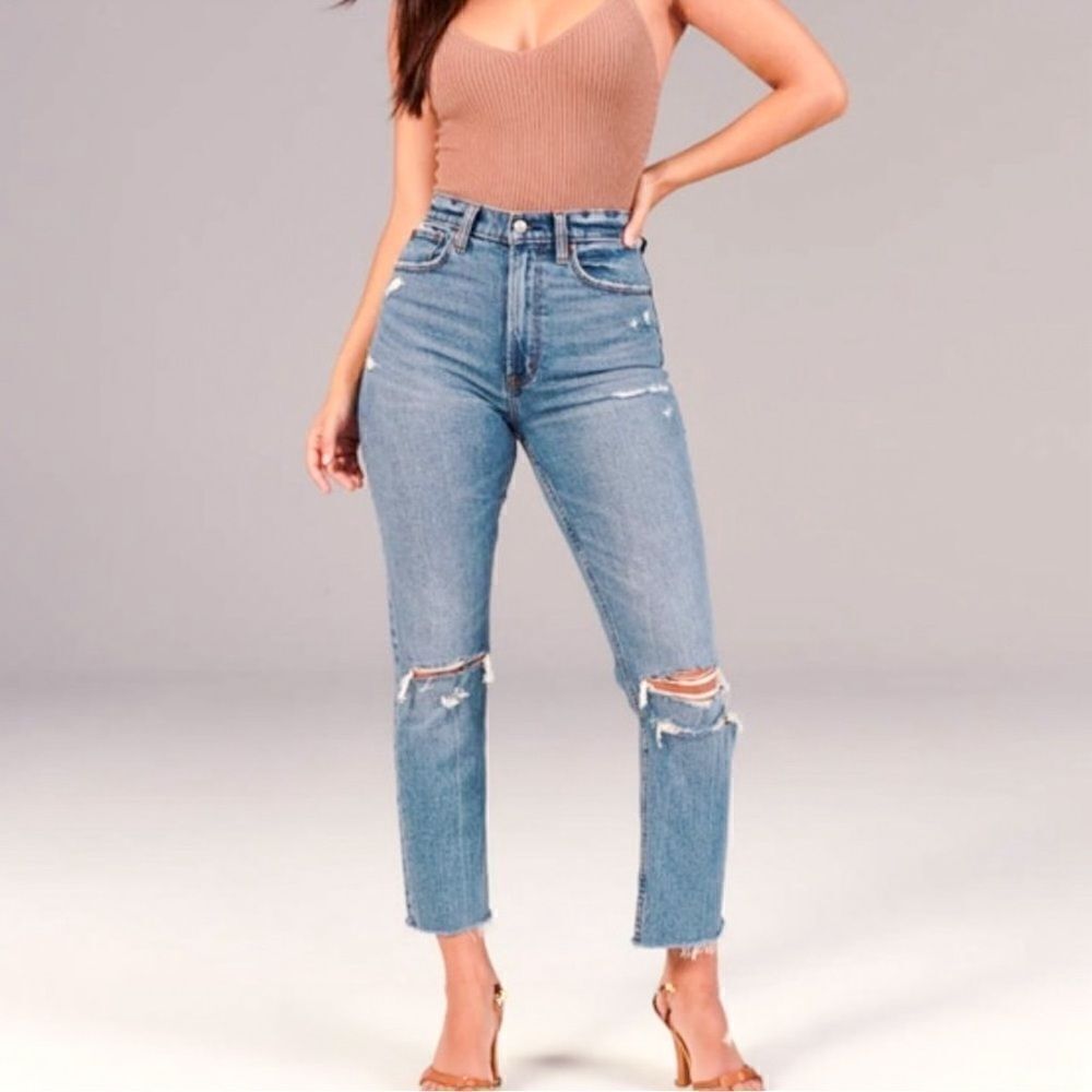 Abercrombie & Fitch The Ankle Straight Ultra High Rise Distressed Jeans Size 26